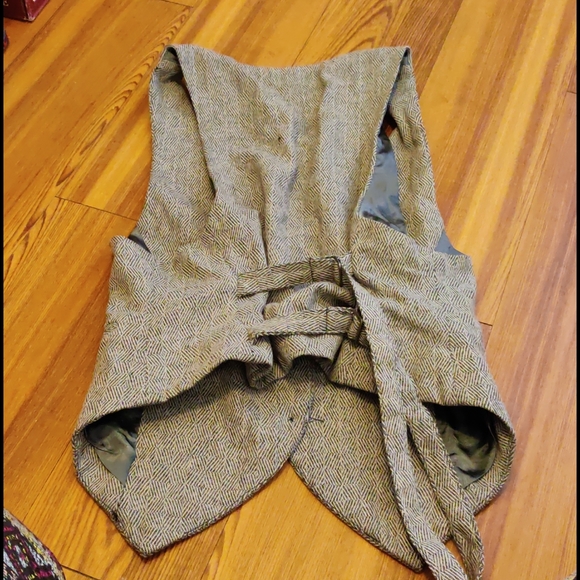 Urban Outfitters vest - Picture 4 of 8